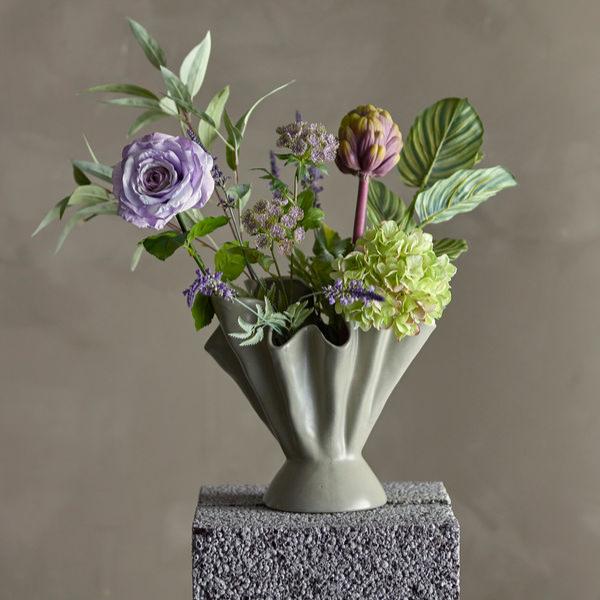 Køb Buket Whisper Lilla | 479,00| Fri fragt fra 249 kr. | Flere varianter | Hurtig levering | Dag til dag levering | Bloomingville | Kunstig Buket, Kunstige Blomster, Plastik, Evighedsblomster