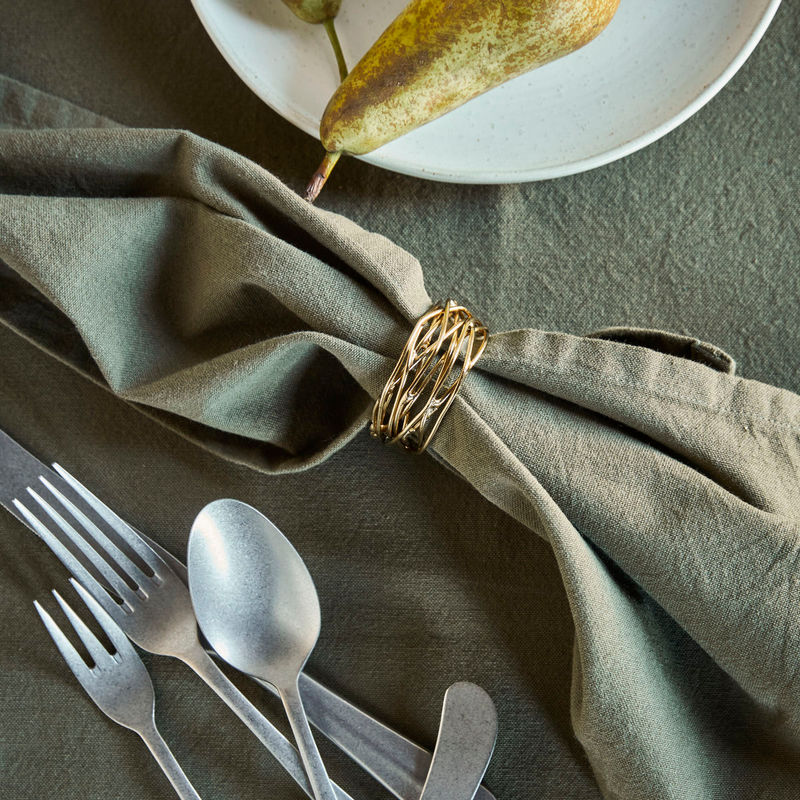 Køb Servietring Ring Gylden - sæt af 4 stk | 199,95 | Fri fragt over 249 kr. | Hurtig levering | Dag til dag levering | House Doctor, Societyoflifestyle | Middagsservietter, Borddækning, Servietring, Metal, Gylden