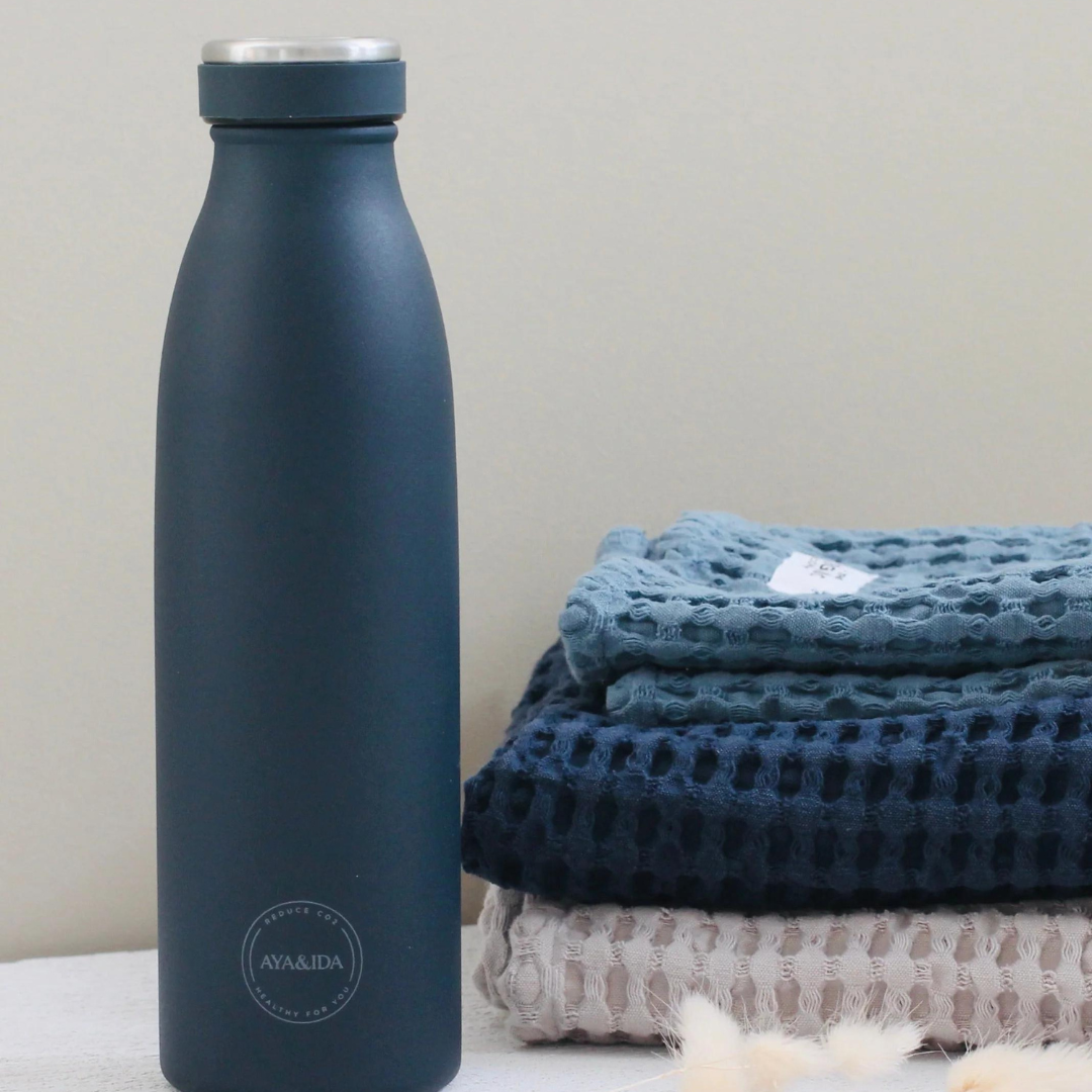 Køb Drikkeflaske 500 ml | 219,95 | Fri fragt over 149 kr. | Hurtig levering | Dag til dag levering | AYA&IDA | Drikkedunk, Holdbar, fødevaregodkendt rustfrit stål 18/8, kold 24 timer, varm 12 timer, Flaske, Termo, Kaffe, Te, Kande, Madopbevaring, Kande, To go, Flaske med termo, Bæredygtig, rustfrit stål, Kold, Varm, Termokande