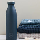 Køb Drikkeflaske 500 ml | 219,95 | Fri fragt over 149 kr. | Hurtig levering | Dag til dag levering | AYA&IDA | Drikkedunk, Holdbar, fødevaregodkendt rustfrit stål 18/8, kold 24 timer, varm 12 timer, Flaske, Termo, Kaffe, Te, Kande, Madopbevaring, Kande, To go, Flaske med termo, Bæredygtig, rustfrit stål, Kold, Varm, Termokande