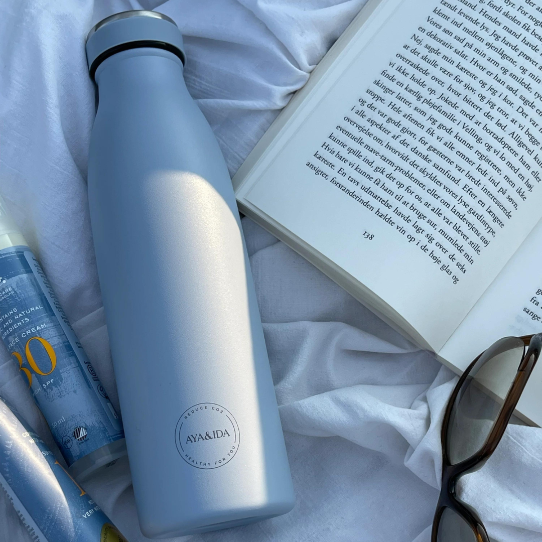 Køb Drikkeflaske 500 ml | 219,95 | Fri fragt over 149 kr. | Hurtig levering | Dag til dag levering | AYA&IDA | Drikkedunk, Holdbar, fødevaregodkendt rustfrit stål 18/8, kold 24 timer, varm 12 timer, Flaske, Termo, Kaffe, Te, Kande, Madopbevaring, Kande, To go, Flaske med termo, Bæredygtig, rustfrit stål, Kold, Varm, Termokande