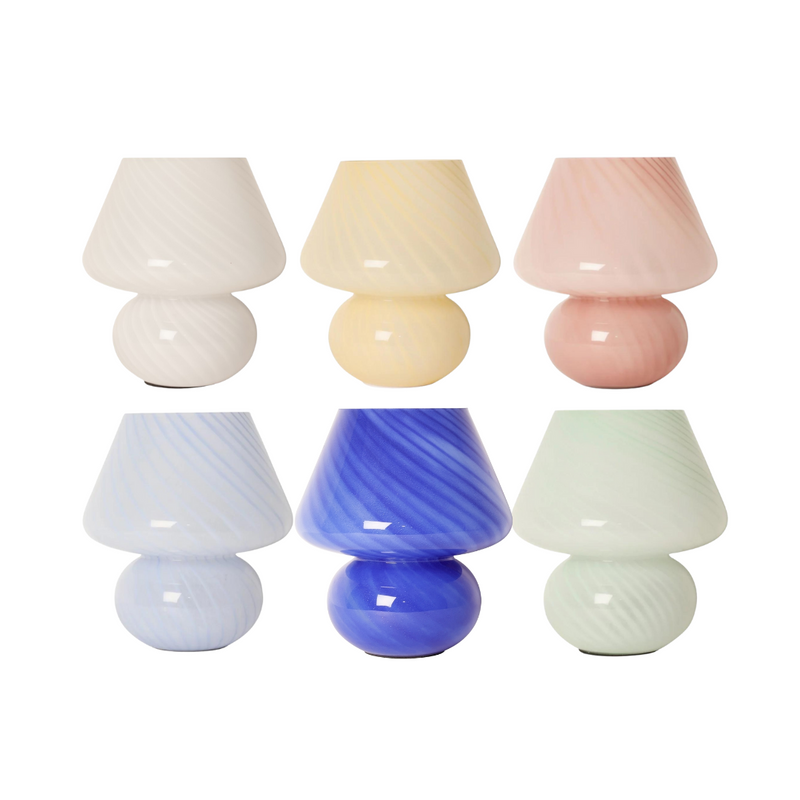 Smuk bordlampe fra Au Maison i stribet glas. Vælg mellem flere farver og størrelser. Lampen er mundblæst | Hurtig levering | Fri fragt over 149kr