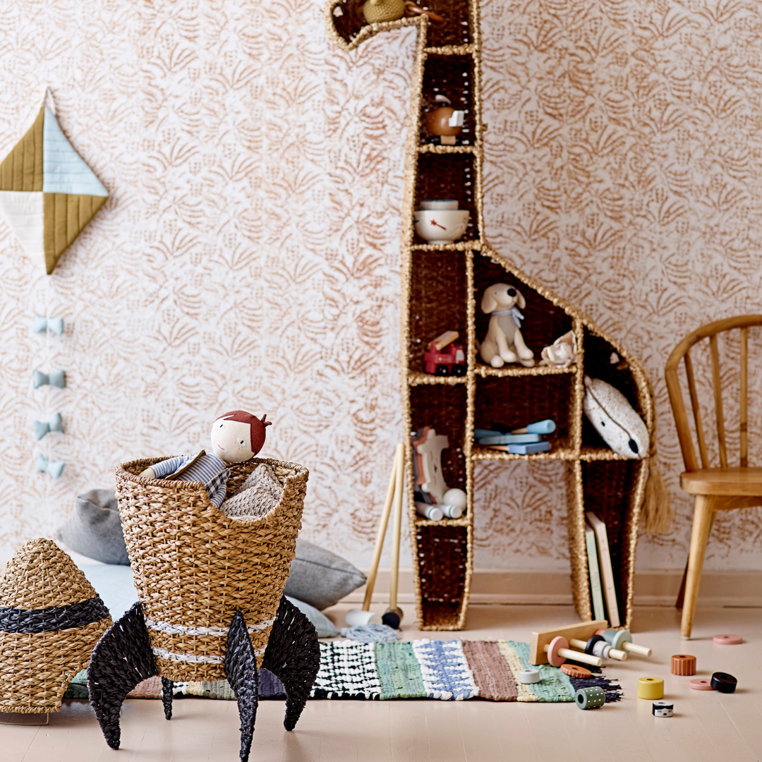 Køb Dukke Hilbert med hund Blå/Hør - sæt af 2 dele | 299,95 | Fri fragt over 149 kr. | Hurtig levering | Dag til dag levering | Mini by Bloomingville |