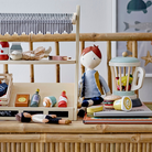 Køb Dukke Hilbert med hund Blå/Hør - sæt af 2 dele | 299,95 | Fri fragt over 149 kr. | Hurtig levering | Dag til dag levering | Mini by Bloomingville |