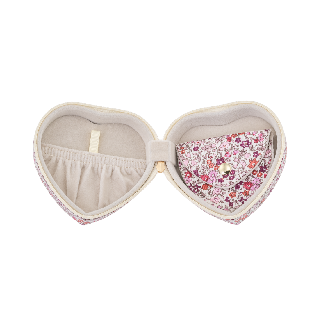 Køb Smykkeskrin Heart i Liberty stof med lille pung | 449,00 | Fri fragt over 149 kr. | Hurtig levering | Dag til dag levering | Bon Dep | Etui, Toiletsager, Smykker, Smykke opbevaring, Smykkeæske, Æske, Skrin
