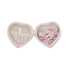 Køb Smykkeskrin Heart i Liberty stof med lille pung | 449,00 | Fri fragt over 149 kr. | Hurtig levering | Dag til dag levering | Bon Dep | Etui, Toiletsager, Smykker, Smykke opbevaring, Smykkeæske, Æske, Skrin
