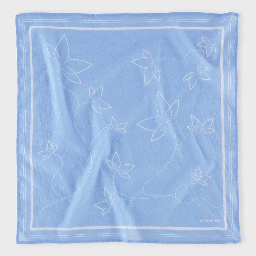 Køb Lotus Tørklæde | 379,00 | Findes i flere farver | Fri fragt over 149 kr. | Hurtig levering 3-5 dage | Dag til dag levering | CARE BY ME | tørklæde, lotusblomst, hårtørklæde, tørklæde til håret, økologisk, bomuldsvoile