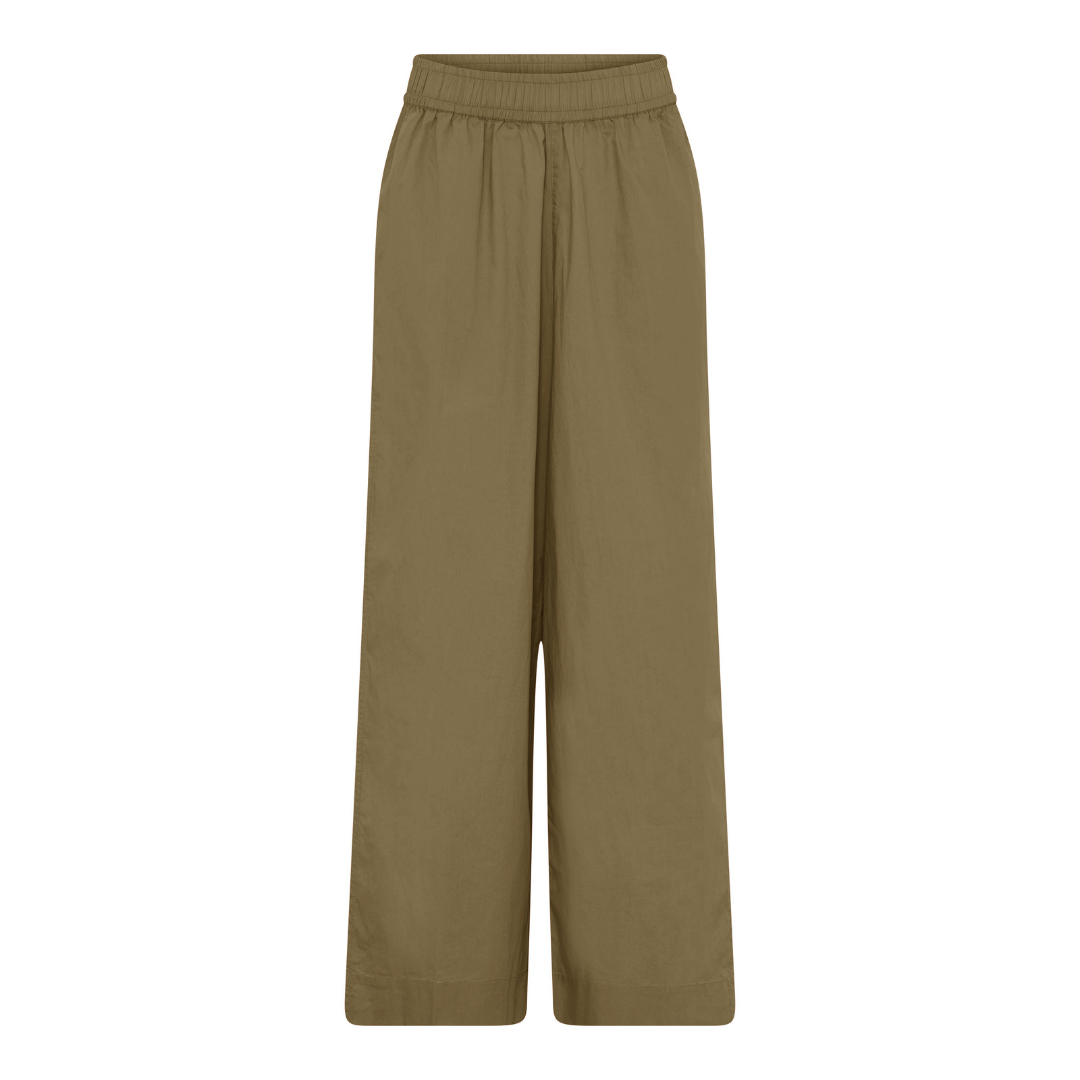 Copenhagen long er elegante bukser med elastik i taljen & vidde i ben. Bukser i økologisk bomuld. Flere farver | Hurtig levering | fri fragt fra 149kr