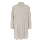 Feminin lang skjorte med fine detaljer i hør. En god basis skjorte i flere forskellige farver | one size | Hurtig levering | fri fragt fra 149 kr.