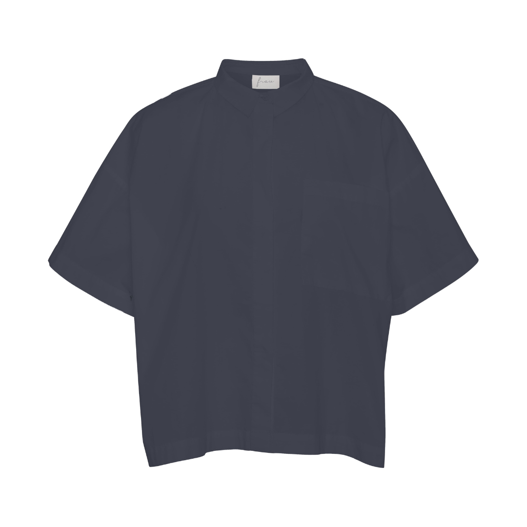 Køb Skjorte Nice | 499,00 | Findes i flere farver | Fri fragt over 149 kr. | Hurtig levering | Dag til dag levering | Frau | tidløs, klassisk, casual, økologisk bomuld, langtidsholdbar, sommerskjorte, løs skjorte, bomuldsskjorte, økologisk skjorte, økologisk, skjortekjole, lang skjorte, miljøbevidst