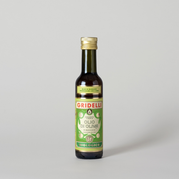 Køb Olivenolie med basilikum Økologisk | 149,95 | Fri fragt over 149 kr. | Hurtig levering | Dag til dag levering | Gridelli | Olie, Madolie, Dekorativ flaske, Correggiolo-oliven