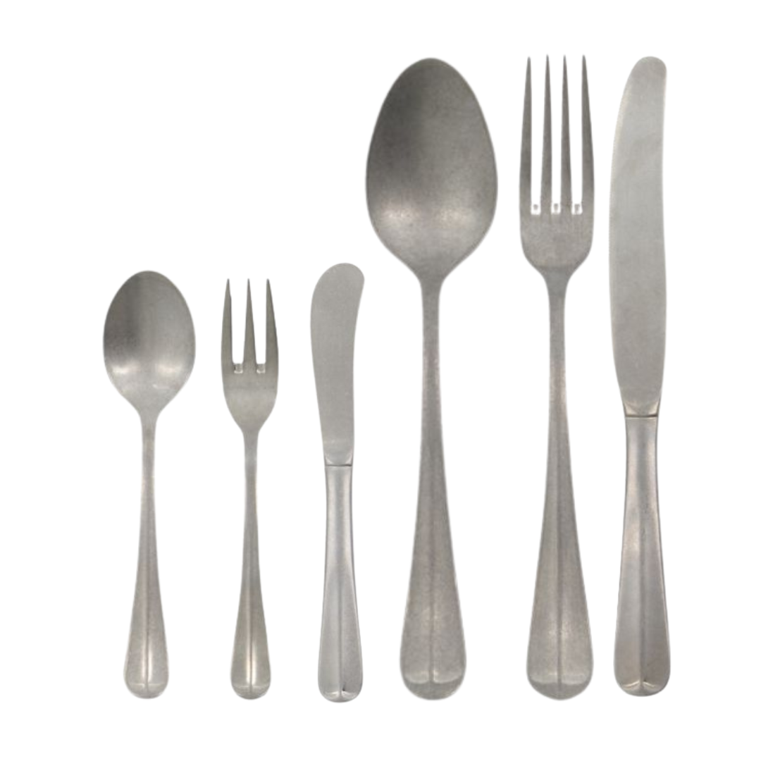 Køb Bestik Mora Sølv finish | fra 39,95 | Fri fragt over 149 kr. | Hurtig levering | Dag til dag levering | House Doctor, Society of Lifestyle | Gaffel, Kniv, Ske, Spiseske, Teske, Kagegaffel, Smørkniv, Bestik, Børnebestik, Borddækning, Servering, Bestiksæt, Guld, Messing, Gylden