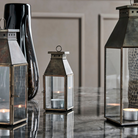 Køb Hurricane Tilka Antik messing | fra 249,95 | Fri fragt over 149 kr. | Hurtig levering | Dag til dag levering | House Doctor, Society of Lifestyle | Lyslanterne, Lys, Udeliv, Indendøre, Belysning, LED lys, Bloklyse, Lyskæde