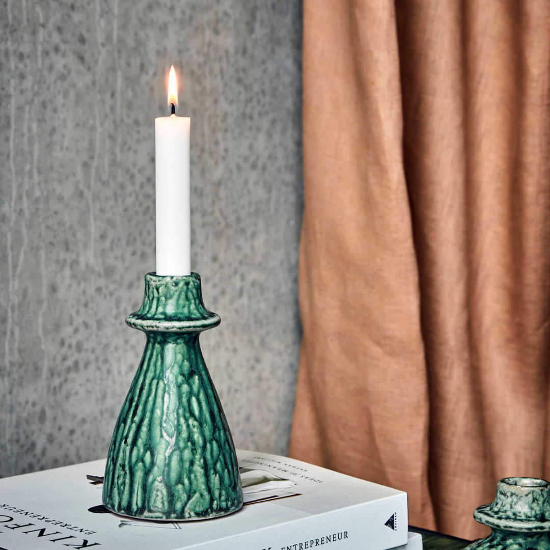 Køb Lysestage Kulu Grøn | fra 89,95 | Flere størrelser | Fri fragt over 149 kr. | Hurtig levering | Dag til dag levering | House Doctor, Stage, Kertelys, Til almindelige lys, Standardlys