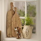 Køb Skærebræt oval med skaft og lædersnor akacietræ | fra 179,95 | Fri fragt over 149 kr. | Hurtig levering | Dag til dag levering | Ib Laursen | Bræt, Serveringsbræt, Tapasbræt, Akacietræ