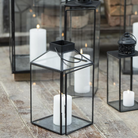 Køb Lanterne Norr - antik sort | fra 169,95 | Fri fragt over 149 kr. | Hurtig levering | Dag til dag levering | Ib Laursen | Lyslanterne, Lys, Udeliv, Indendøre, Belysning, LED lys, Bloklys, Lyskæde