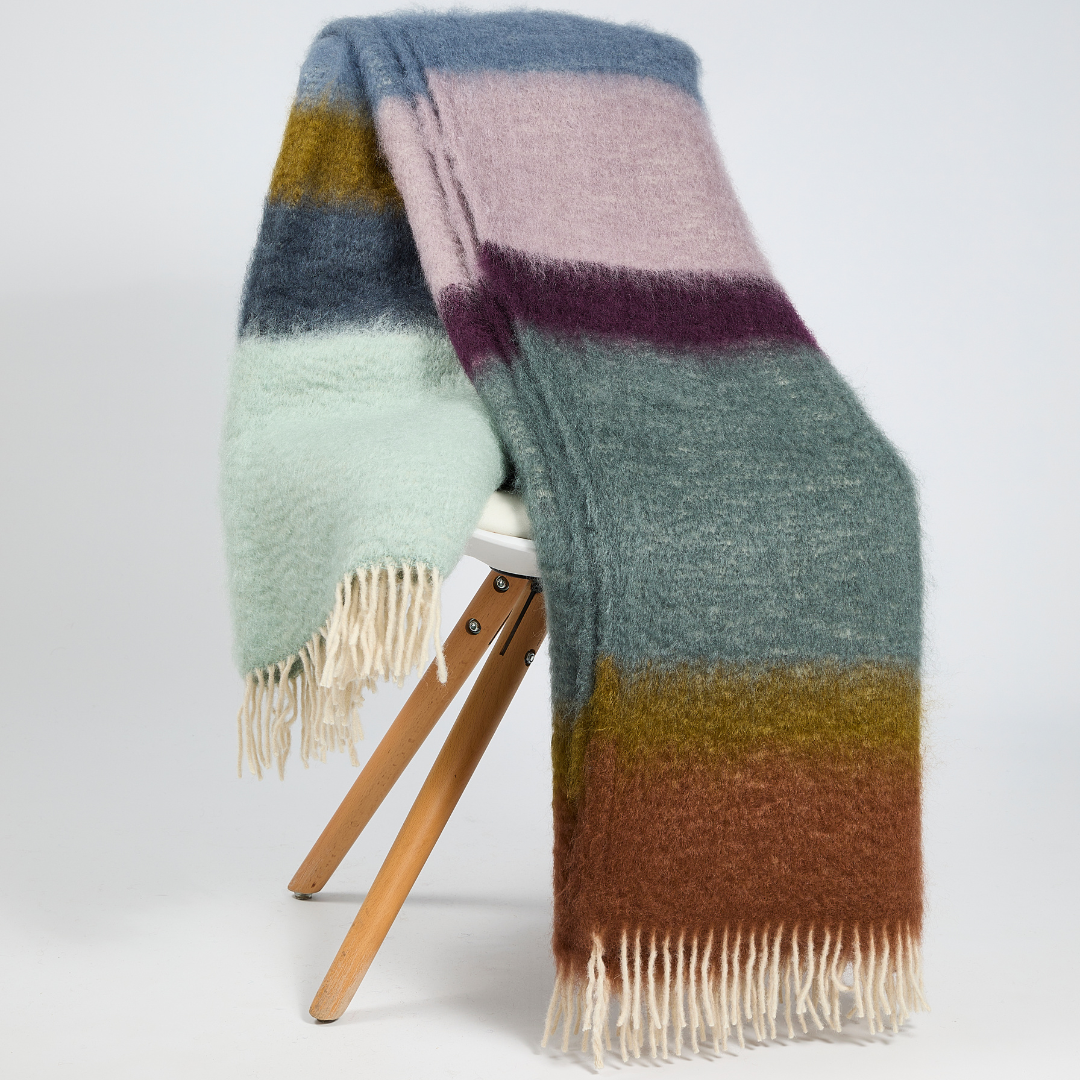 Køb Plaid Matisse Mohair 130x200 cm | 2.299,00 | Fri fragt over 149 kr. | Hurtig levering | Dag til dag levering | Mantas Ezcaray | Tæppe, Plaid, Sommertæppe, Sommerdyne, Sommerhustæppe, Hold varmen, Varm plaid, Uldenplaid, Mohair plaid, Varme og fyldige plaider