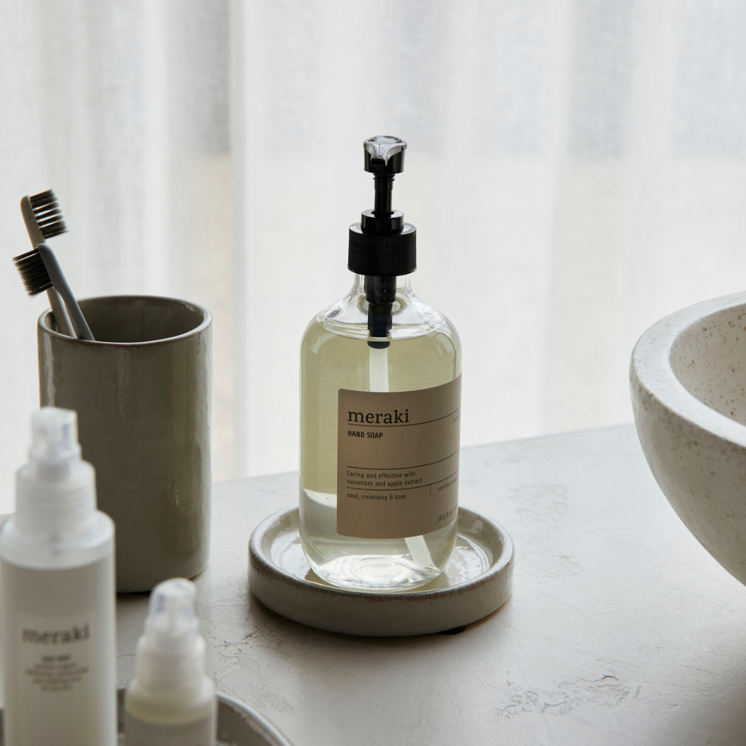 Køb Sæbeskål Datura Shellish grey - Rund | 99,95 |Fri fragt over 149 kr. | Hurtig levering | Dag til dag levering | Meraki, Society of Lifestyle | Holder til sæbe, Opvask, Retro, Sæbe, Håndsæbe