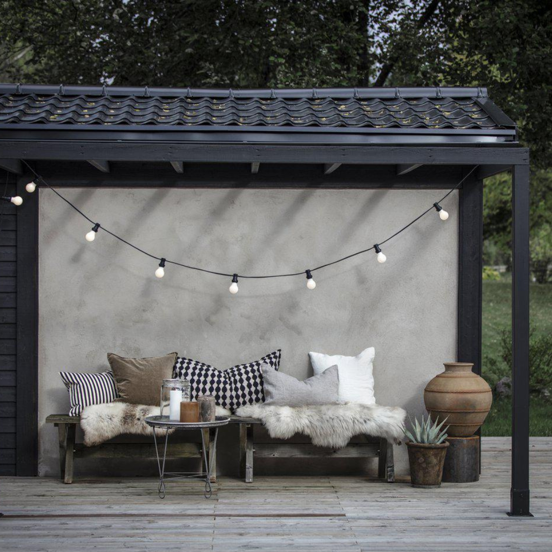 Køb Lyskæde ude-/ og indedørs - Sort | fra 699,00 | Fri fragt over 149 kr. | Hurtig levering | Dag til dag levering | PR Home | Dekoration, Julelys, Elektrisk lys, Juletrælys, Belysning, Lamper, Havelamper, Udendøesbelysning, Party lyskæde