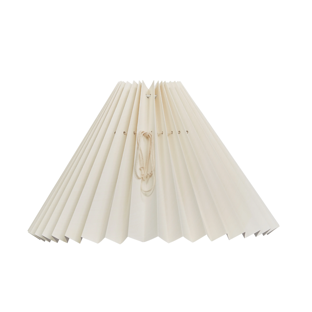 Smuk plissé lampeskærm fra Pink Rose. Skærmen findes i flere forskellige farver og størrelser | Håndlavet | Hurtig levering