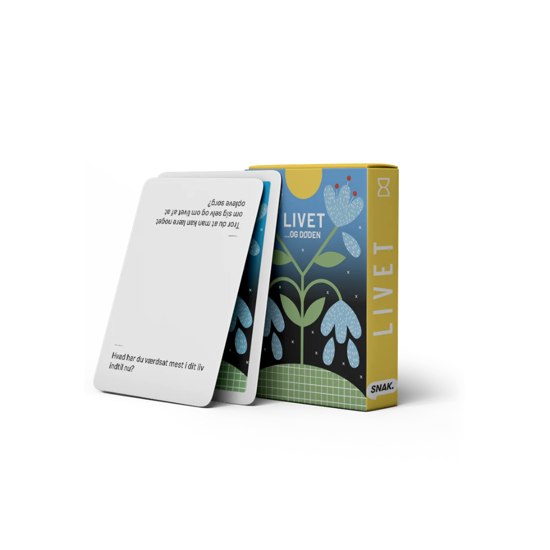 Køb LIVET og døden - Samtalekort der hjælper med at sætte ord på de store spørgsmål om livet og døden | 99,95 | Fri fragt over 149 kr. | Hurtig levering | Dag til dag levering | SNAK | Spil, Spillekort, Leg, Spørgsmål, Hvad vil du vide? Snakspil, Samtalespil til enhver tid - for enhver smag, Samtalekort til de gode snakke, For par, I fællesskaber, Festligelejligheder, Netværksgrupper, Sjove samtalespil for venner og familie, Hygge og nærvær på spil