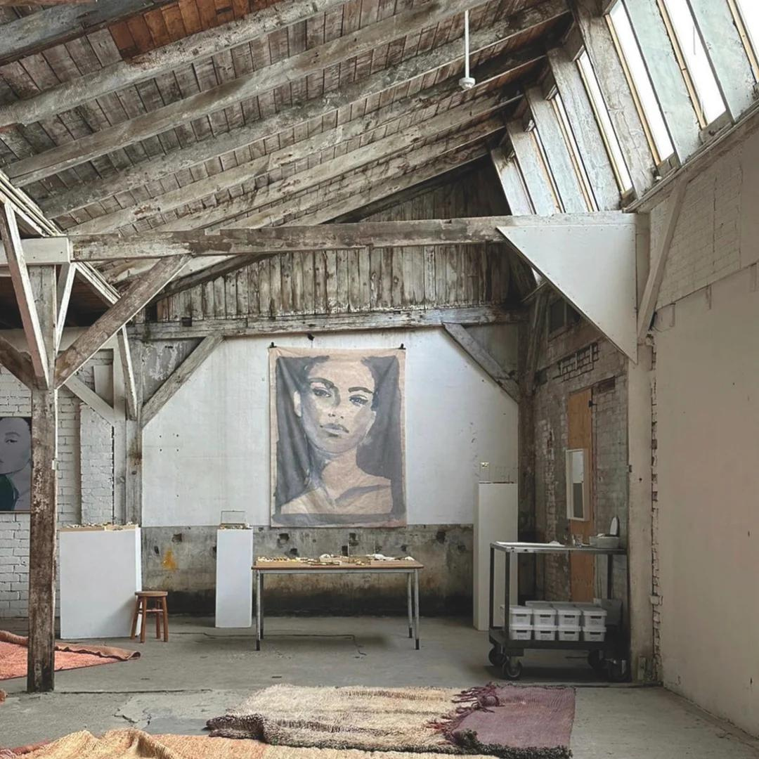 Køb Billede på bomuldslærred 'L’amour' 145x190 cm | 2.549,00 | Dag til dag levering | Tinystories | Billede, Kunst, Kunsttryk, Reproduktion, Kunster, Holland, Tiny de Vries, Illustrere, Illustration