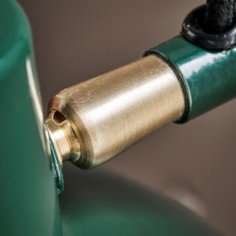 Væglampe Desk fra House Doctor er en smuk væglampe med retrolook, med messing detaljer | Hurtig levering | Fri fragt fra 249 kr.