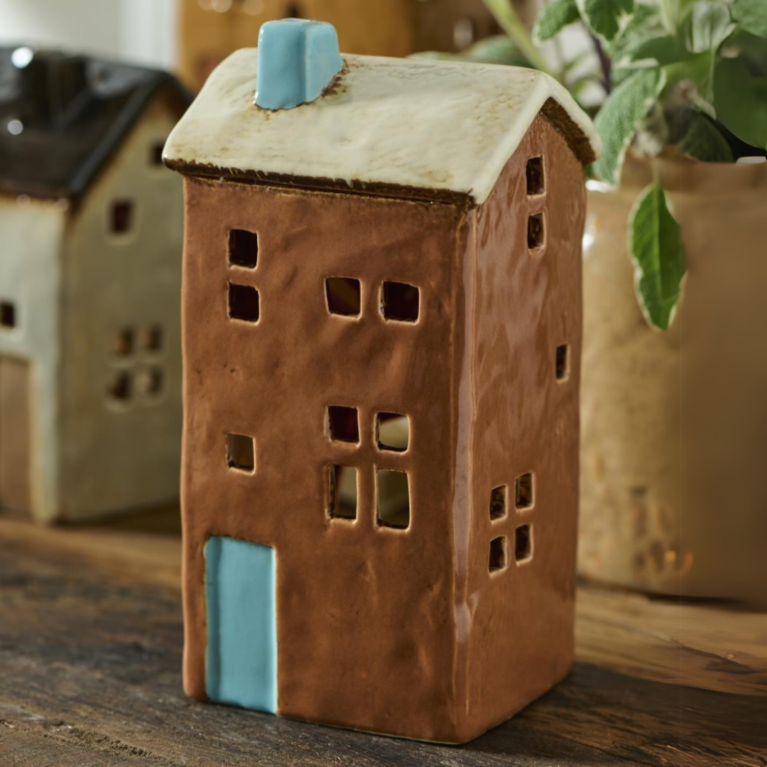 Køb Hus til fyrfadslys Brighton | fra 124,95| Fri fragt fra 249 kr. | Hurtig levering | Dag til dag levering | Ib Laursen | Lanterne, Lygte, Lys, Stearinlys, Belysning, Hyggeligt lys, Lyshus, Stentøj