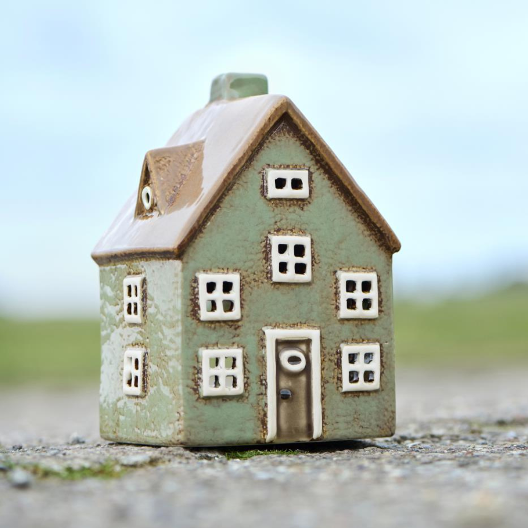 Køb Hus til fyrfadslys | fra 179,95| Fri fragt fra 249 kr. | Hurtig levering | Dag til dag levering | Ib Laursen | Lanterne, Lygte, Lys, Stearinlys, Belysning, Hyggeligt lys, Lyshus, Stentøj