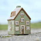 Køb Hus til fyrfadslys | fra 179,95| Fri fragt fra 249 kr. | Hurtig levering | Dag til dag levering | Ib Laursen | Lanterne, Lygte, Lys, Stearinlys, Belysning, Hyggeligt lys, Lyshus, Stentøj