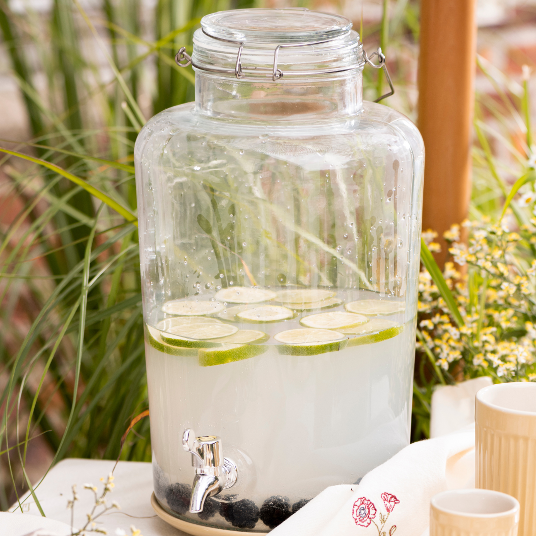 Køb Saftdispenser med patentlåg og træhåndtag 8,45 liter | 249,95 | Fri fragt over 149 kr. | Hurtig levering | Dag til dag levering | Ib Laursen | Klar kande, Vandkande, Saftkande, Kande til saft, kande til vand, Krukke m/Hane, Natur, Glas