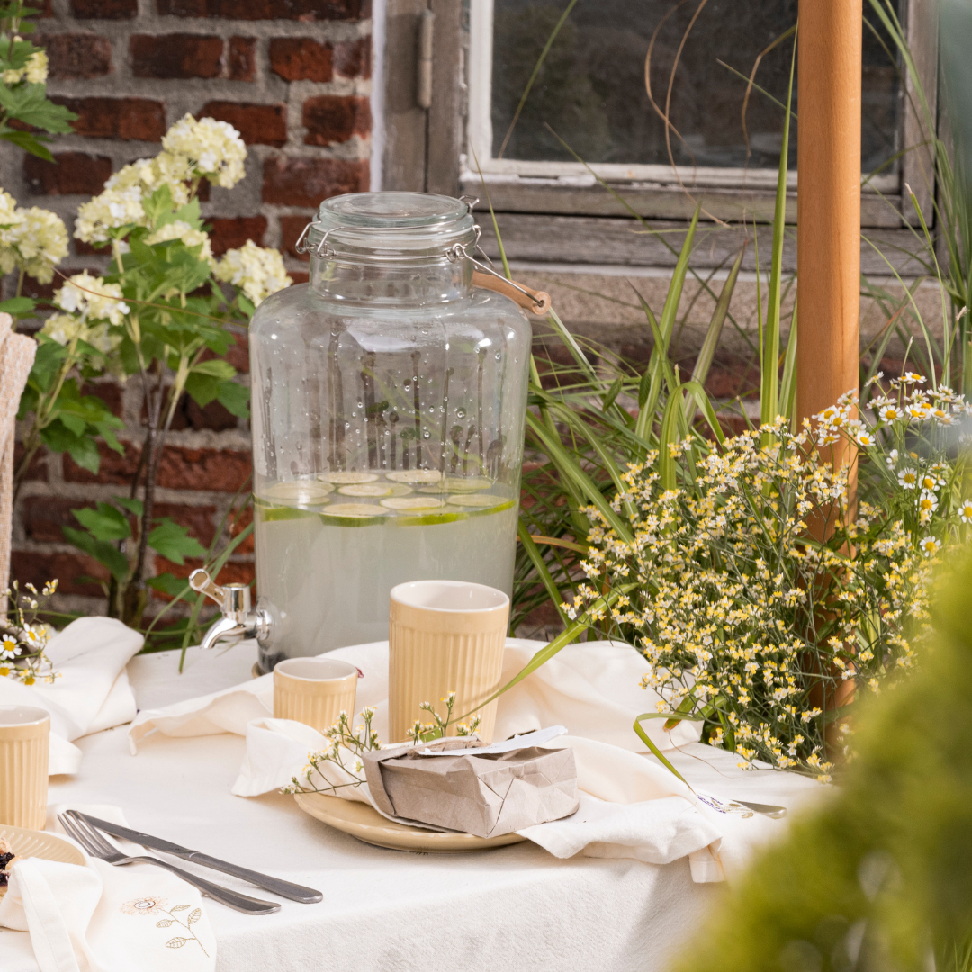 Køb Saftdispenser med patentlåg og træhåndtag 8,45 liter | 249,95 | Fri fragt over 149 kr. | Hurtig levering | Dag til dag levering | Ib Laursen | Klar kande, Vandkande, Saftkande, Kande til saft, kande til vand, Krukke m/Hane, Natur, Glas