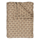 Blødt vattæppe i quilt med grafisk print. Brug som tæppe, legetæppe eller sengetæppe. Vælg mellem flere mønstre | Hurtig levering | Fri fragt fra 149 kr.