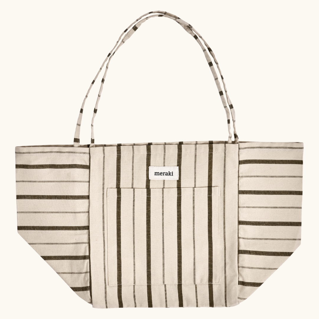 Meraki tote bag i råhvid med armygrønne striber, forlomme og lange hanke