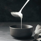 Køb Servering Daily | fra 36,95 |  Fri fragt over 149 kr. | Hurtig levering | Dag til dag levering | Nicolas Vahé, Society of Lifestyle | Nicolas Vahe, Serveringsske, Salatsæt, Sauceske, Skimmer, hulske, Spatel, Pastaske