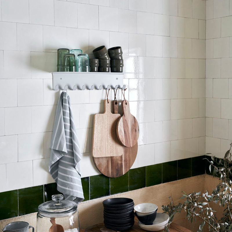 Køb Knagerække med 9 knager og hylde Book - Lysegrå | 899,00 | Fri fragt over 149 kr. | Hurtig levering | Dag til dag levering | House Doctor, Society of Lifestyle | Hylde til boligen, til badeværelset, til stuen, til køkkenet, til soveværelset, Knage, Krog, Til overtøj, Til køkkenredskaber, Til badeværelse, Bøjle, Stumtjener