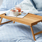 Køb Sengebakke eg | 699,00 | Fri fragt over 149 kr. | Hurtig levering | Dag til dag levering | Mette Blomsterberg, Blomsterbergs | Serveringsbakke, Dekorationsbakke, Bakke til servering, Bakke til pynt, Bakke til seng, Soveværelse, Køkken