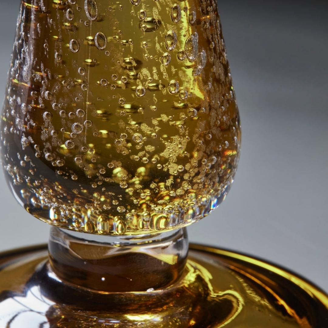 Køb Lysestage Glee Amber | fra 385,00 | Flere størrelser | Dag til dag levering | House Doctor, Stage, Fyrfadsstage, Fyrfad, Lys, Ravfarve