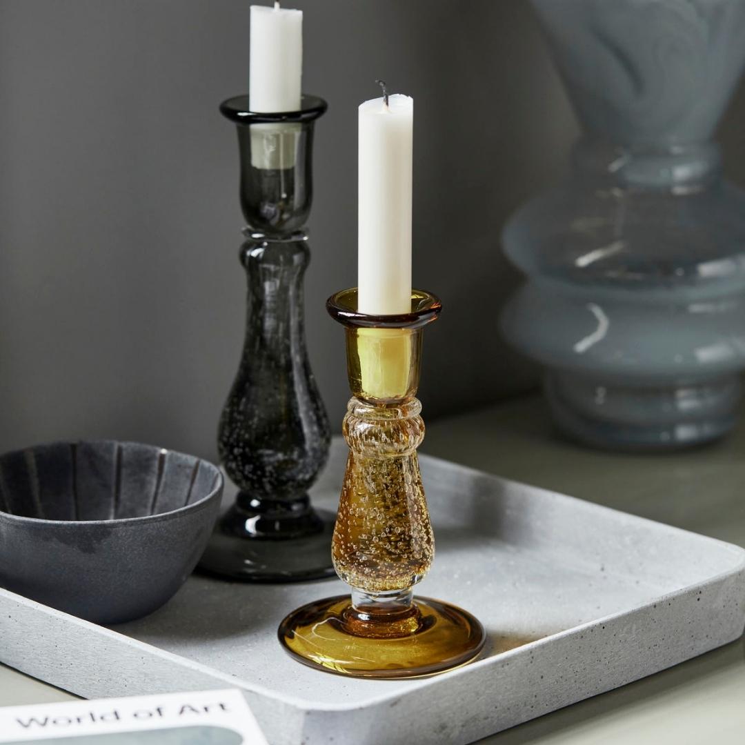 Køb Lysestage Glee Amber | fra 385,00 | Flere størrelser | Dag til dag levering | House Doctor, Stage, Fyrfadsstage, Fyrfad, Lys, Ravfarve