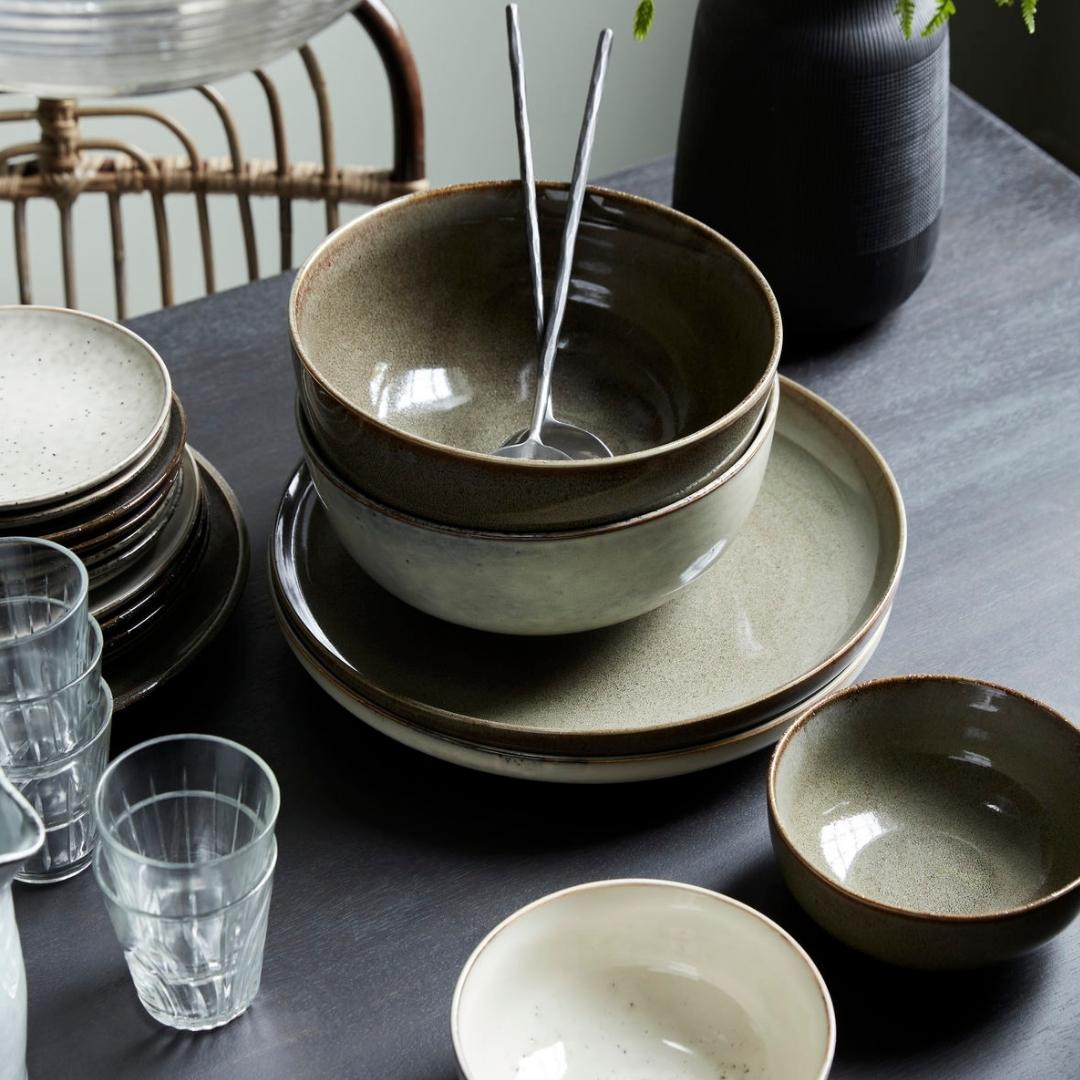 Køb Skål Lake grå/brun rund | fra 84,95 | Flere størrelser | Fri fragt over 149 kr. | Hurtig levering | Dag til dag levering | House Doctor, Borddækningen, Serveringsskål, Snackskål, Skål til morgenmad, Skål til snacks, Skål til suppe, Skål til Salat, Salatskål, Suppeskål, Morgenmadsskål