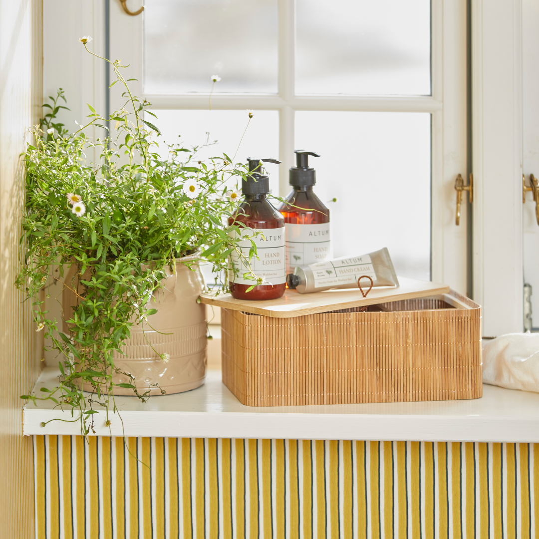 Køb Æske m/bambuslåg | fra 29,95 | Flere varianter | Fri fragt over 149 kr. | Hurtig levering | Dag til dag levering | Ib Laursen | Æske, Bambus, Opbevaring, Bambusæske, Opbevaringsæske