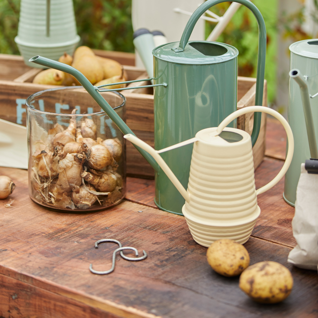 Køb S-krog antik messing-look / rustfri stål-look | 45,00 | Fri fragt over 149 kr. | Hurtig levering | Dag til dag levering | Ib Laursen | Tøjbøjler, Metal, Bøjle, Knage, Garderobeplads, S-form, Krog