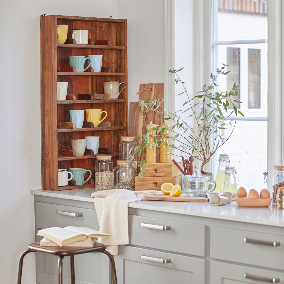 Køb Væghylde med 6 opdelte hylder UNIKA | 1.299,00 | Fri fragt over 149 kr. | Hurtig levering | Dag til dag levering | Ib Laursen | Køkkenhylde, Hylde, Hylder, Hyldeløsning, Opbevaring, Pynt, Natur, Træ, Træhylde