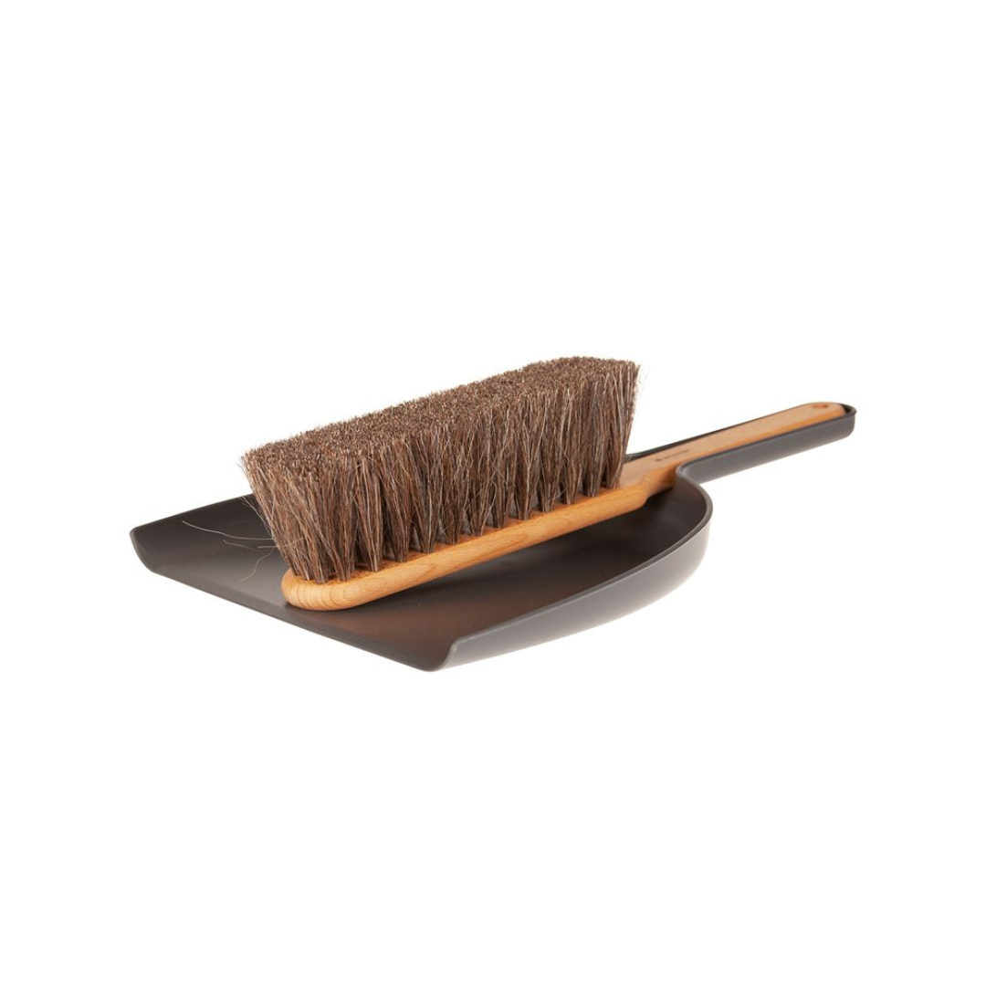 Køb Fejebakkesæt i Olieret bøgetræ | 279,95 | Fri fragt over 149 kr. | Hurtig levering | Dag til dag levering | Iris Hantverk | Dustpan & Brush, Fejebakkesæt, Fejebakke sæt, Kost, Børste, Håndkost