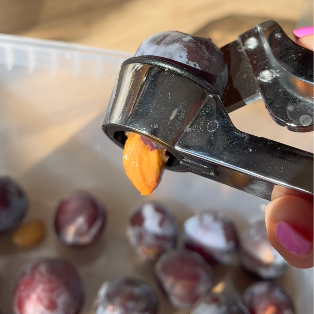 Køb Blommeudstener | 179,95 | Fri fragt over 149 kr. | Hurtig levering | Dag til dag levering | Leifheit | Udstener, Bær, Køkkenredskaber, Klassik, Køkken, Køkkenudstyr, Zink