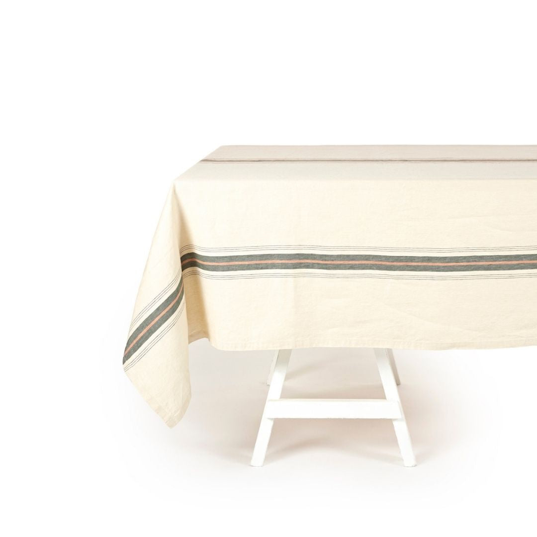 Køb Hørdug Gypsum Strib | 1.299,00 | Flere størrelser | Fri fragt over 149 kr. | Hurtig levering | Dag til dag levering | LIBECO | Dug til bordet, Borddug, Dug, Borddækning, Hør, 100% hør, Linned, Linen, Belgisk