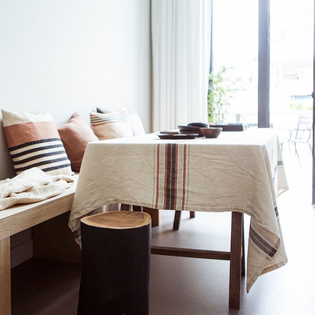 Køb Hørdug Gypsum Strib | 1.299,00 | Flere størrelser | Fri fragt over 149 kr. | Hurtig levering | Dag til dag levering | LIBECO | Dug til bordet, Borddug, Dug, Borddækning, Hør, 100% hør, Linned, Linen, Belgisk