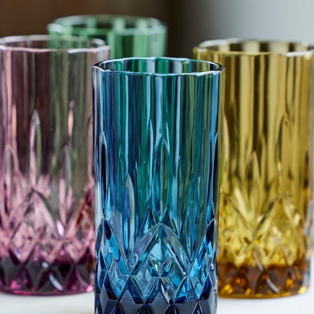 Køb Highball Glas Sorrento 38 cl | 49,95 | Fri fragt over 149 kr. | Hurtig levering | Dag til dag levering | Lyngby Glas, Juiceglas, Vandglas, Drikkeglas, Drinksglas, Farvet glas, Facetter, Facetmønster