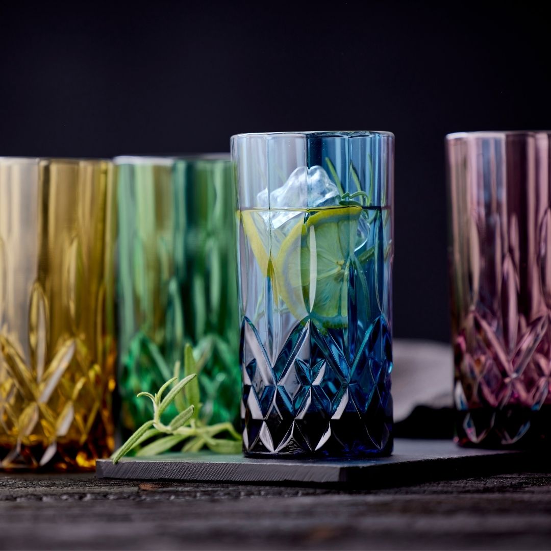 Køb Highball Glas Sorrento 38 cl | 49,95 | Fri fragt over 149 kr. | Hurtig levering | Dag til dag levering | Lyngby Glas, Juiceglas, Vandglas, Drikkeglas, Drinksglas, Farvet glas, Facetter, Facetmønster