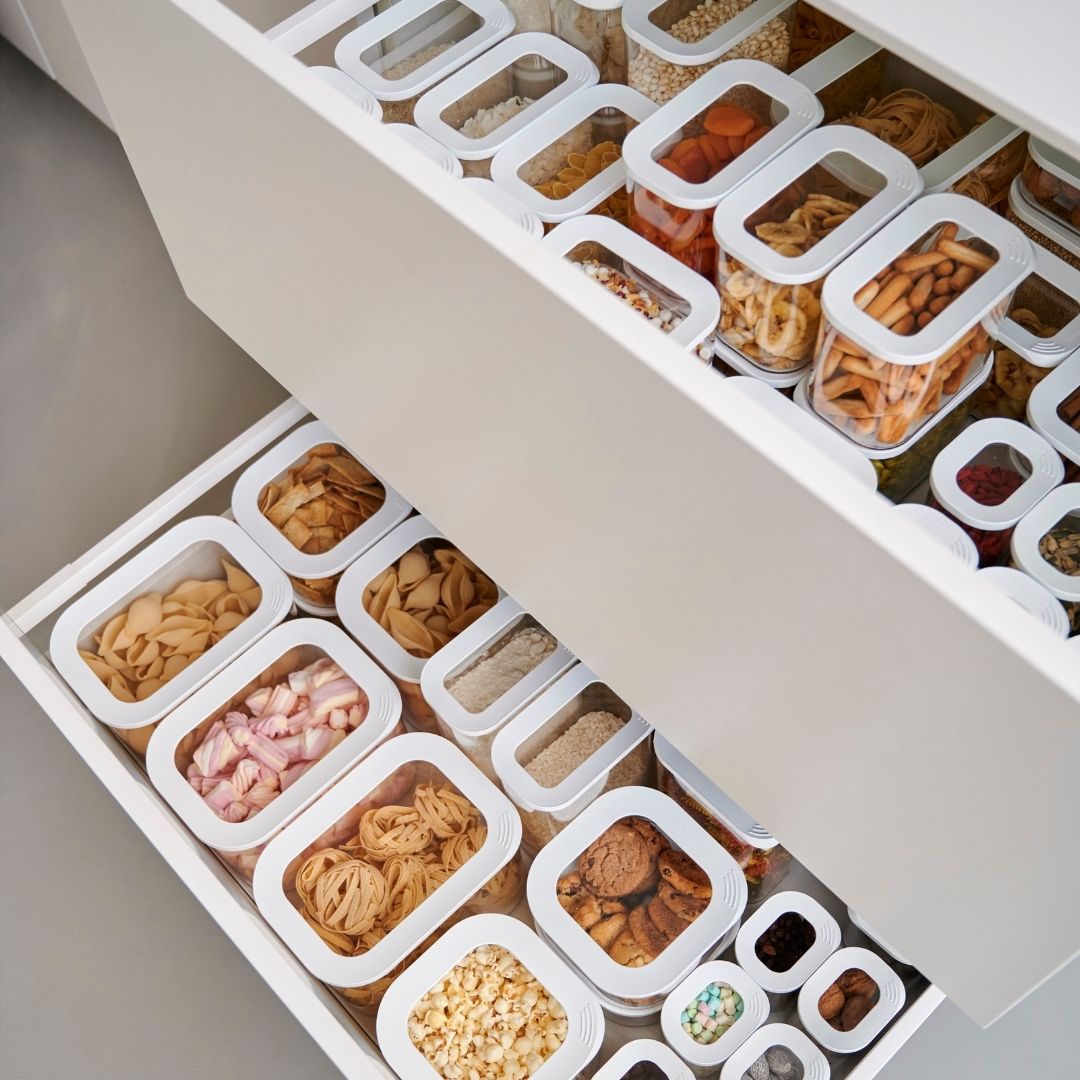 Køb Opbevaringsboks Modula Aflang | fra 44,95 | Flere størrelser | Fri fragt over 149 kr. | Hurtig levering | Dag til dag levering | Rosti, Mad opbevaring, Til køleskab, Til køkkenskab, Til Køkkenskuffe, Gryn, Havregryn, Mel, Sukker, Linser, Bønner, Krydderier, Overskuelig, Orden, Organisering, Opbevaringsglas, Opbevaringskrukke, Med låg, Husholdningsboks, Osteklokke